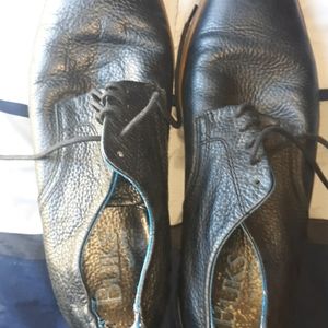 Dress shoes